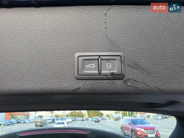 Синій Ауді E-Tron, об'ємом двигуна 0 л та пробігом 67 тис. км за 29799 $, фото 16 на Automoto.ua