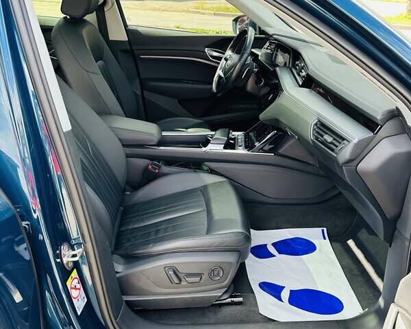 Ауді E-Tron 2019 у Тернополі на Automoto.ua Синій Ауді E-Tron, об'ємом двигуна 0 л та пробігом 200 тис. км за 21700 $, фото 32 на Automoto.ua