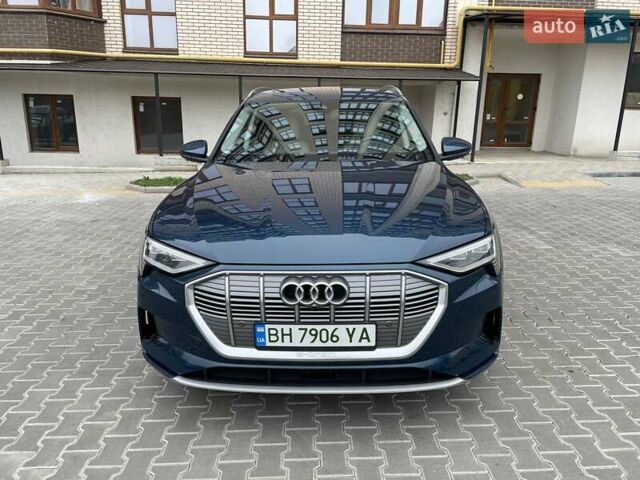 Синій Ауді E-Tron, об'ємом двигуна 0 л та пробігом 30 тис. км за 29900 $, фото 3 на Automoto.ua