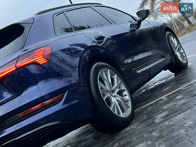 Синій Ауді E-Tron, об'ємом двигуна 0 л та пробігом 135 тис. км за 25800 $, фото 19 на Automoto.ua