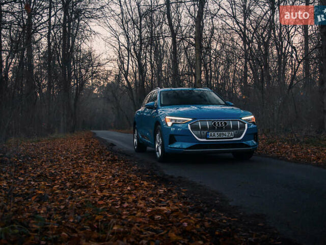 Синий Ауди E-Tron, объемом двигателя 0 л и пробегом 62 тыс. км за 32900 $, фото 2 на Automoto.ua