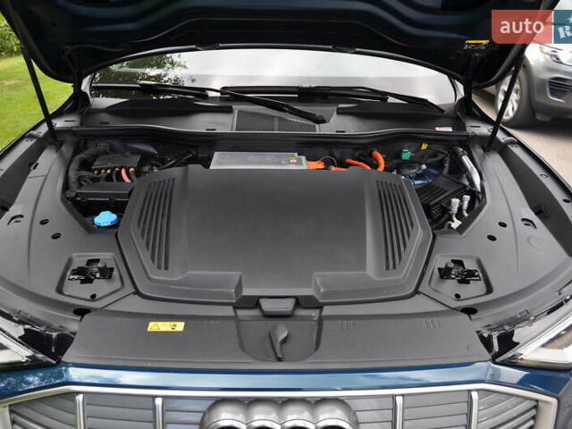 Синий Ауди E-Tron, объемом двигателя 0 л и пробегом 79 тыс. км за 34000 $, фото 121 на Automoto.ua
