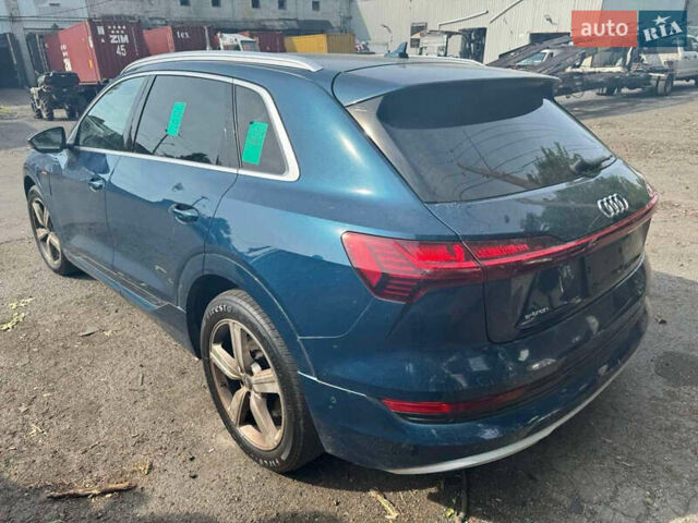Синий Ауди E-Tron, объемом двигателя 0 л и пробегом 173 тыс. км за 30500 $, фото 12 на Automoto.ua