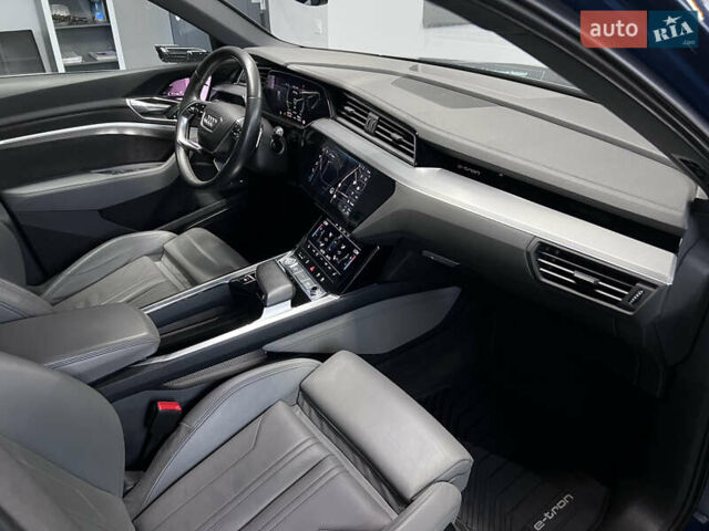 Синий Ауди E-Tron, объемом двигателя 0 л и пробегом 299 тыс. км за 23490 $, фото 68 на Automoto.ua