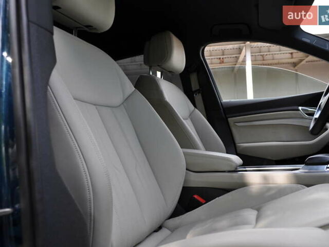 Синий Ауди E-Tron, объемом двигателя 0 л и пробегом 79 тыс. км за 34000 $, фото 104 на Automoto.ua