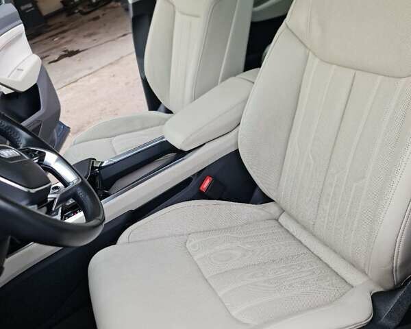 Синий Ауди E-Tron, объемом двигателя 0 л и пробегом 148 тыс. км за 25000 $, фото 1 на Automoto.ua