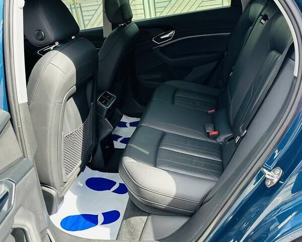 Ауді E-Tron 2019 у Тернополі на Automoto.ua Синій Ауді E-Tron, об'ємом двигуна 0 л та пробігом 200 тис. км за 21700 $, фото 36 на Automoto.ua