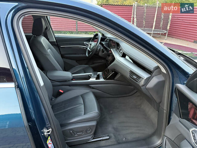 Синий Ауди E-Tron, объемом двигателя 0 л и пробегом 80 тыс. км за 33000 $, фото 66 на Automoto.ua