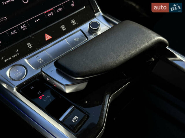 Синий Ауди E-Tron, объемом двигателя 0 л и пробегом 133 тыс. км за 23900 $, фото 69 на Automoto.ua
