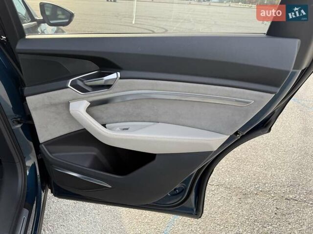 Синий Ауди E-Tron, объемом двигателя 0 л и пробегом 98 тыс. км за 30500 $, фото 32 на Automoto.ua