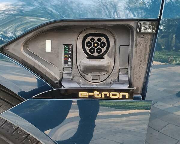 Синий Ауди E-Tron, объемом двигателя 0 л и пробегом 57 тыс. км за 49900 $, фото 67 на Automoto.ua