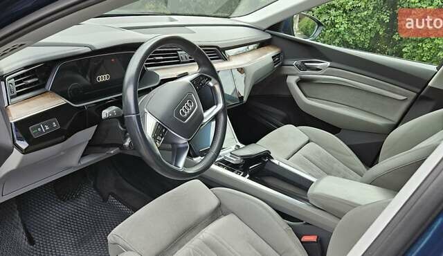 Синий Ауди E-Tron, объемом двигателя 0 л и пробегом 102 тыс. км за 33700 $, фото 24 на Automoto.ua