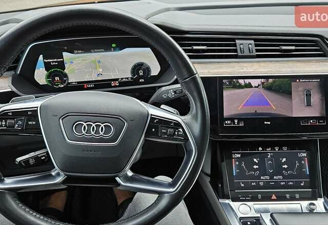 Синий Ауди E-Tron, объемом двигателя 0 л и пробегом 102 тыс. км за 33700 $, фото 12 на Automoto.ua