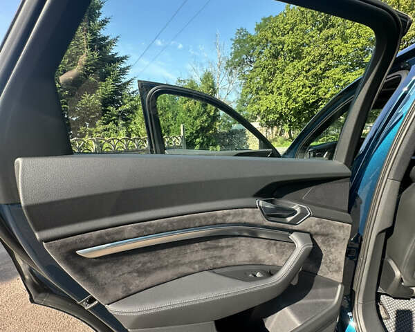 Синий Ауди E-Tron, объемом двигателя 0 л и пробегом 112 тыс. км за 29500 $, фото 25 на Automoto.ua