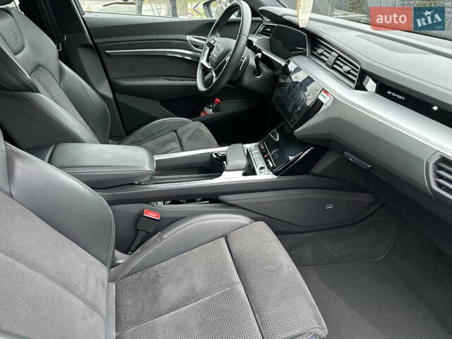 Синий Ауди E-Tron, объемом двигателя 0 л и пробегом 122 тыс. км за 28900 $, фото 20 на Automoto.ua