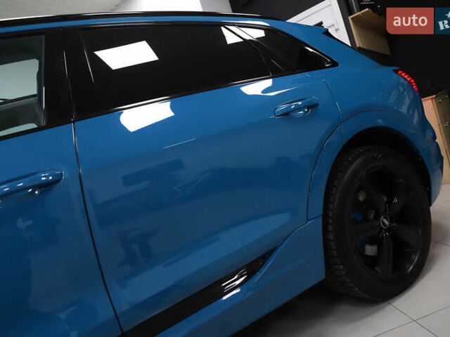 Синий Ауди E-Tron, объемом двигателя 0 л и пробегом 80 тыс. км за 28900 $, фото 21 на Automoto.ua