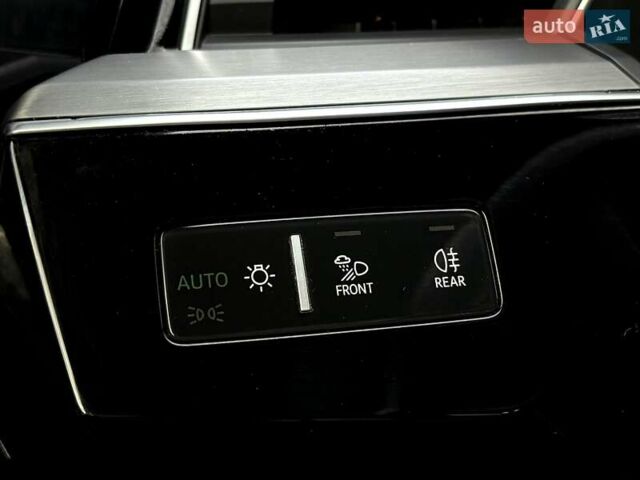 Синий Ауди E-Tron, объемом двигателя 0 л и пробегом 119 тыс. км за 29990 $, фото 52 на Automoto.ua