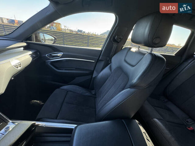 Синий Ауди E-Tron, объемом двигателя 0 л и пробегом 133 тыс. км за 23900 $, фото 67 на Automoto.ua