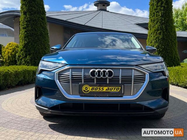 Синий Ауди E-Tron, объемом двигателя 95 л и пробегом 118 тыс. км за 35800 $, фото 1 на Automoto.ua