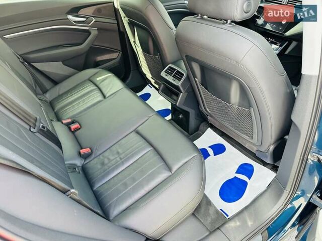 Ауді E-Tron 2019 у Тернополі на Automoto.ua Синій Ауді E-Tron, об'ємом двигуна 0 л та пробігом 200 тис. км за 21700 $, фото 38 на Automoto.ua