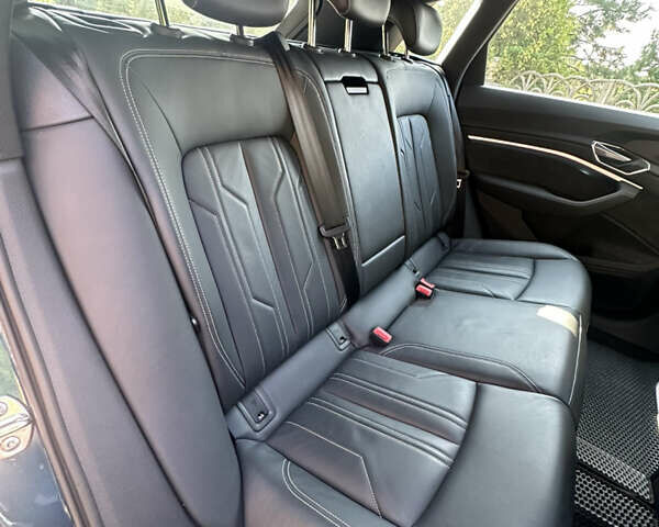 Синий Ауди E-Tron, объемом двигателя 0 л и пробегом 112 тыс. км за 29500 $, фото 24 на Automoto.ua