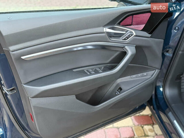 Ауди E-Tron 2019 в Хмельницком на Automoto.ua Синий Ауди E-Tron, объемом двигателя 0 л и пробегом 77 тыс. км за 32527 $, фото 55 на Automoto.ua