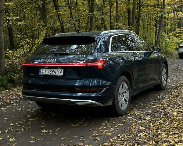Синий Ауди E-Tron, объемом двигателя 0 л и пробегом 59 тыс. км за 33900 $, фото 1 на Automoto.ua