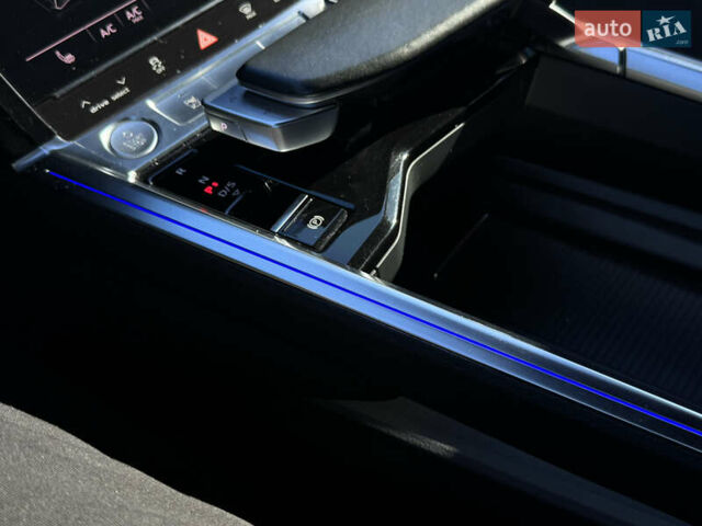 Синий Ауди E-Tron, объемом двигателя 0 л и пробегом 133 тыс. км за 23900 $, фото 76 на Automoto.ua