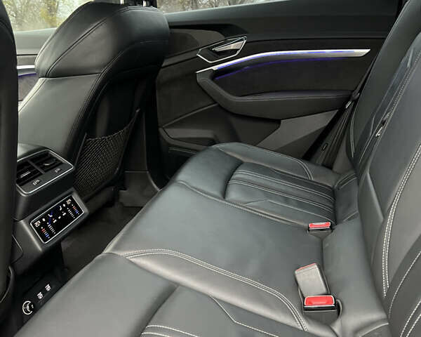 Синий Ауди E-Tron, объемом двигателя 0 л и пробегом 150 тыс. км за 28500 $, фото 10 на Automoto.ua