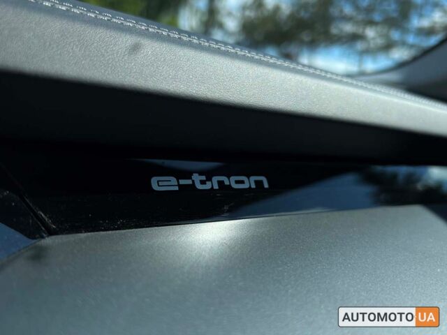 Синий Ауди E-Tron, объемом двигателя 95 л и пробегом 118 тыс. км за 35800 $, фото 12 на Automoto.ua