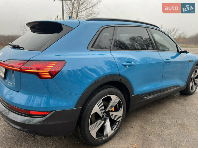 Синий Ауди E-Tron, объемом двигателя 0 л и пробегом 150 тыс. км за 28500 $, фото 3 на Automoto.ua