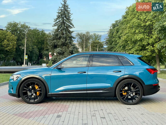 Синий Ауди E-Tron, объемом двигателя 0 л и пробегом 49 тыс. км за 35490 $, фото 4 на Automoto.ua