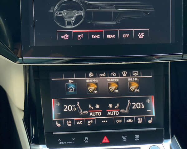 Синий Ауди E-Tron, объемом двигателя 0 л и пробегом 114 тыс. км за 35300 $, фото 17 на Automoto.ua