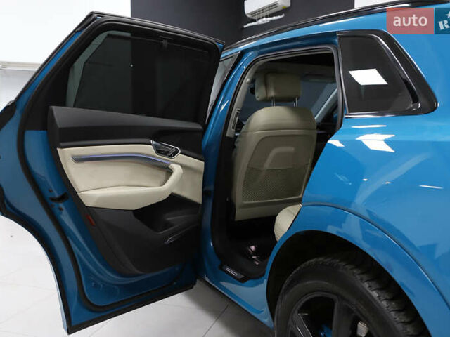 Синий Ауди E-Tron, объемом двигателя 0 л и пробегом 80 тыс. км за 28900 $, фото 113 на Automoto.ua