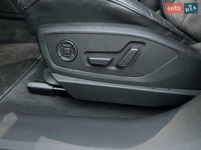 Синий Ауди E-Tron, объемом двигателя 0 л и пробегом 122 тыс. км за 28900 $, фото 6 на Automoto.ua