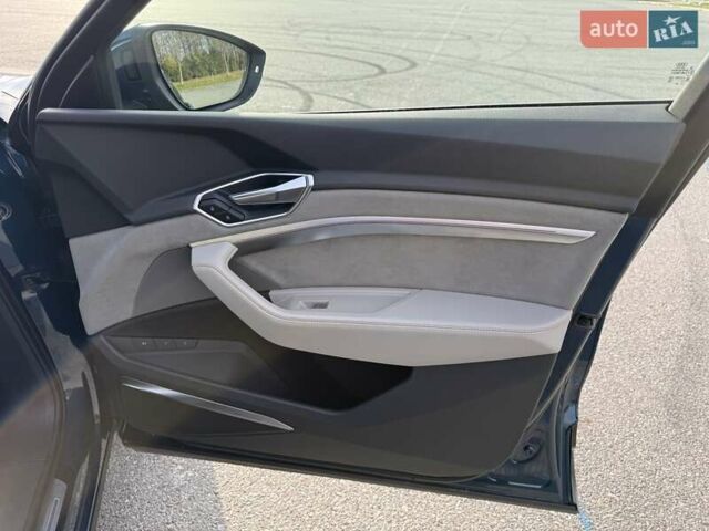 Синий Ауди E-Tron, объемом двигателя 0 л и пробегом 98 тыс. км за 30500 $, фото 36 на Automoto.ua