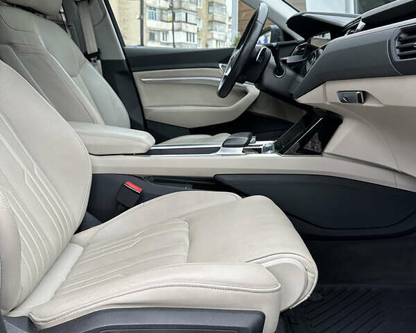Синий Ауди E-Tron, объемом двигателя 0 л и пробегом 89 тыс. км за 30000 $, фото 12 на Automoto.ua