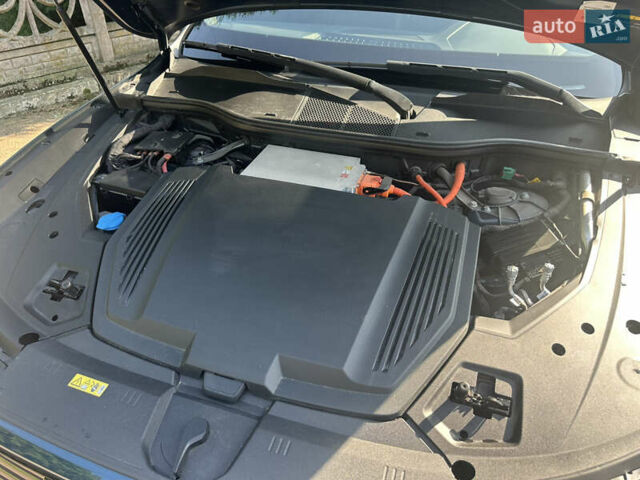 Синий Ауди E-Tron, объемом двигателя 0 л и пробегом 112 тыс. км за 29500 $, фото 31 на Automoto.ua