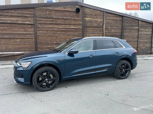 Синий Ауди E-Tron, объемом двигателя 0 л и пробегом 173 тыс. км за 30500 $, фото 2 на Automoto.ua