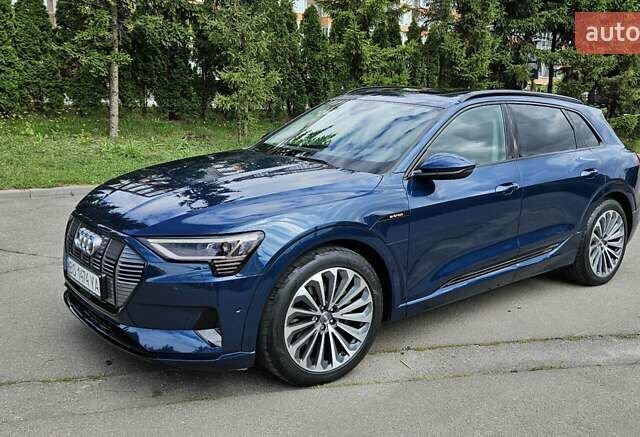 Синий Ауди E-Tron, объемом двигателя 0 л и пробегом 102 тыс. км за 33700 $, фото 42 на Automoto.ua