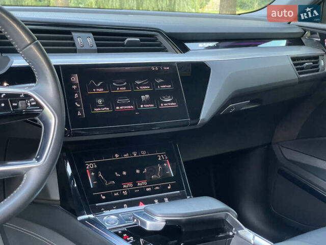Синий Ауди E-Tron, объемом двигателя 0 л и пробегом 49 тыс. км за 35490 $, фото 31 на Automoto.ua
