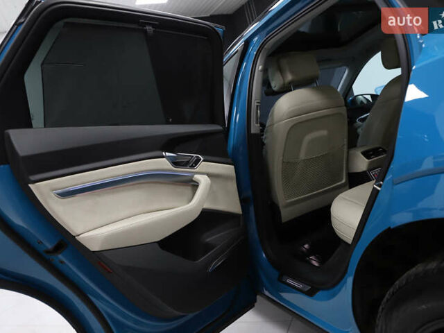 Синий Ауди E-Tron, объемом двигателя 0 л и пробегом 80 тыс. км за 28900 $, фото 114 на Automoto.ua