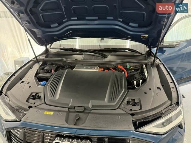 Синій Ауді E-Tron, об'ємом двигуна 0 л та пробігом 56 тис. км за 34000 $, фото 3 на Automoto.ua