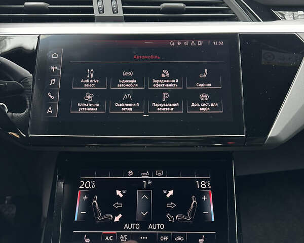 Синій Ауді E-Tron, об'ємом двигуна 0 л та пробігом 165 тис. км за 25900 $, фото 35 на Automoto.ua