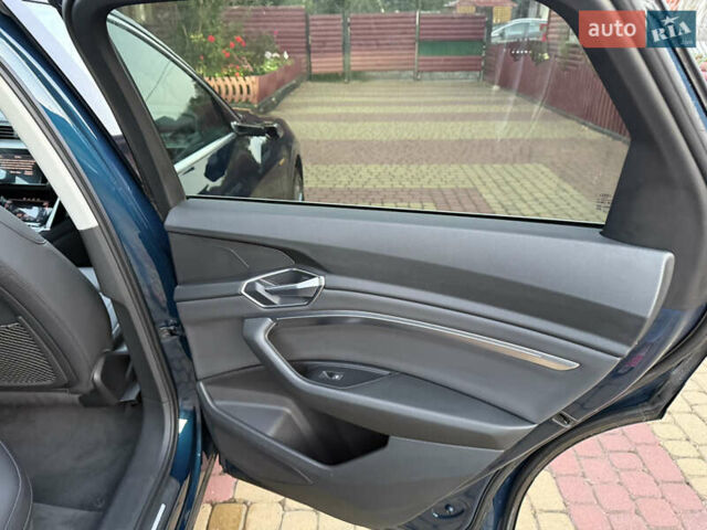 Синий Ауди E-Tron, объемом двигателя 0 л и пробегом 80 тыс. км за 33000 $, фото 70 на Automoto.ua