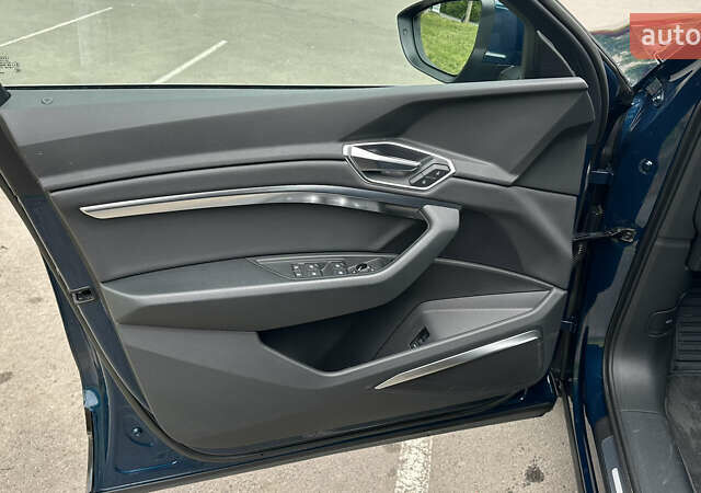 Синий Ауди E-Tron, объемом двигателя 0 л и пробегом 93 тыс. км за 30500 $, фото 5 на Automoto.ua