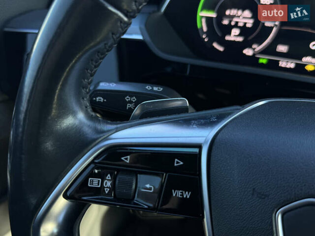 Синий Ауди E-Tron, объемом двигателя 0 л и пробегом 133 тыс. км за 23900 $, фото 57 на Automoto.ua