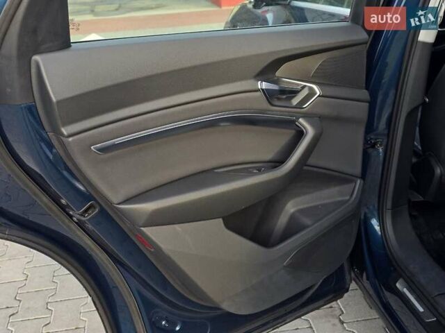 Ауди E-Tron 2019 в Тернополе на Automoto.ua Синий Ауди E-Tron, объемом двигателя 0 л и пробегом 119 тыс. км за 29499 $, фото 38 на Automoto.ua