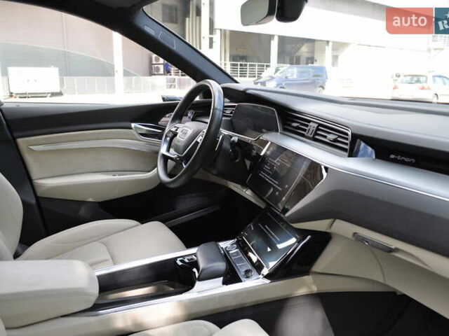 Синий Ауди E-Tron, объемом двигателя 0 л и пробегом 79 тыс. км за 34000 $, фото 107 на Automoto.ua