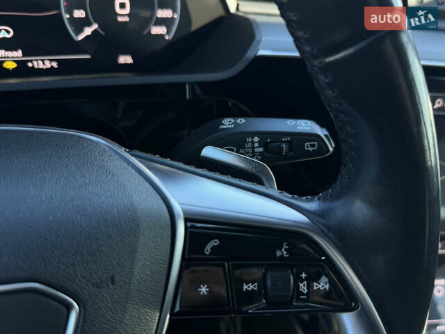 Синий Ауди E-Tron, объемом двигателя 0 л и пробегом 133 тыс. км за 23900 $, фото 58 на Automoto.ua